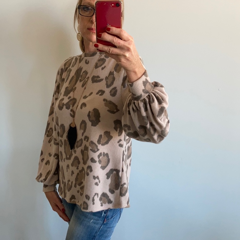 Leopard Print Brushed Hacci Top - Picture 6 of 7